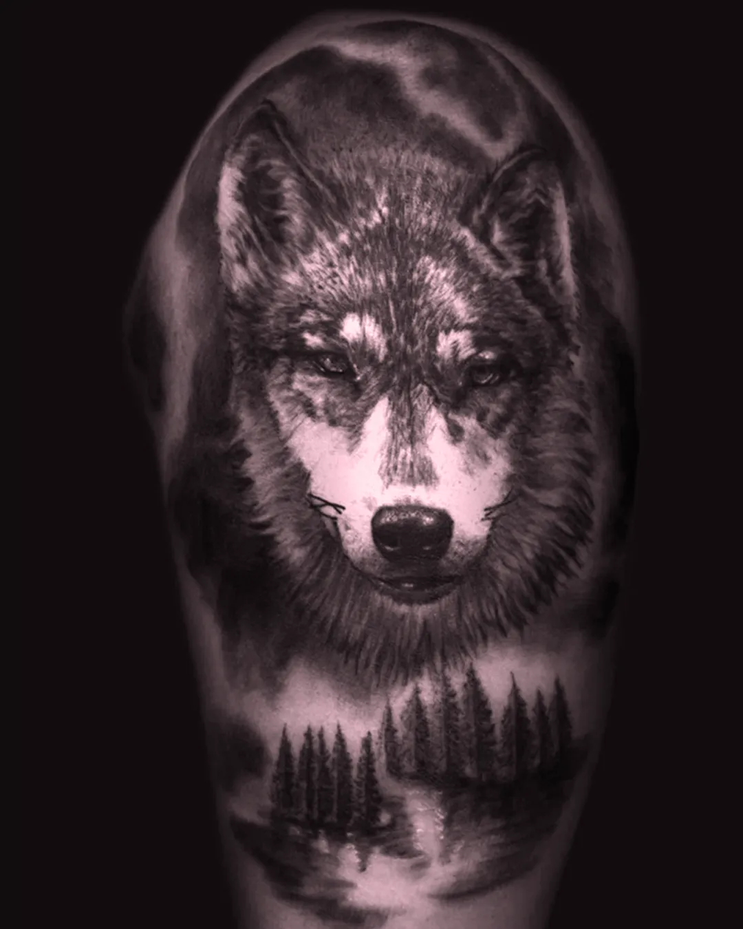 Realistyczny tatuaż w stylu black and grey, wykonany w Studio Hass Stsrgard