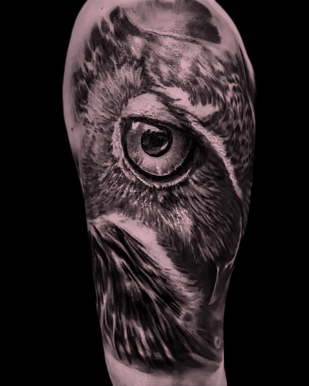 Realistyczny tatuaż w stylu black and grey, wykonany w Studio Hass Stsrgard